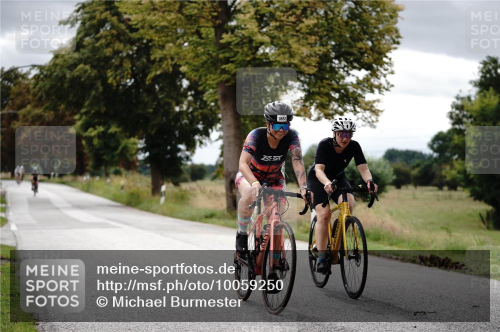 30.08.2026 - Elbe Triathlon Hamburg Michael Burmester http://msf.ph/oto/10059250 30.08.2026 11:29:30 Radfahren 1572, 1575, 1641, 1653 meine-sportfotos.de