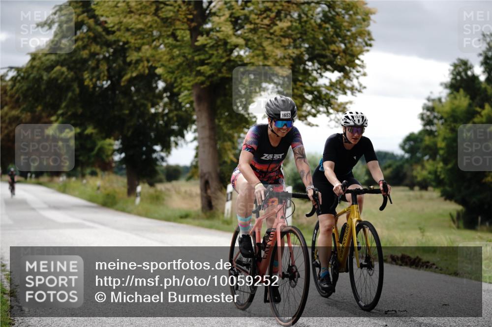30.08.2026 - Elbe Triathlon Hamburg Michael Burmester http://msf.ph/oto/10059252 30.08.2026 11:29:30 Radfahren 1572, 1575, 1641, 1653 meine-sportfotos.de