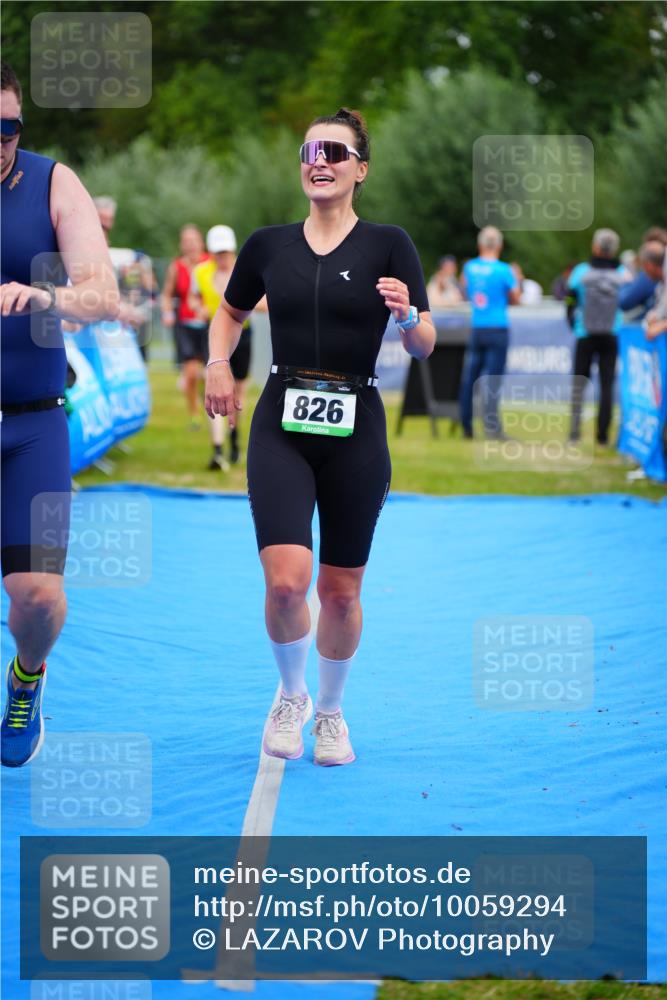 30.08.2026 - Elbe Triathlon Hamburg LAZAROV Photography http://msf.ph/oto/10059294 30.08.2026 11:35:19 Ziel 780, 826, 1137, 1318 meine-sportfotos.de