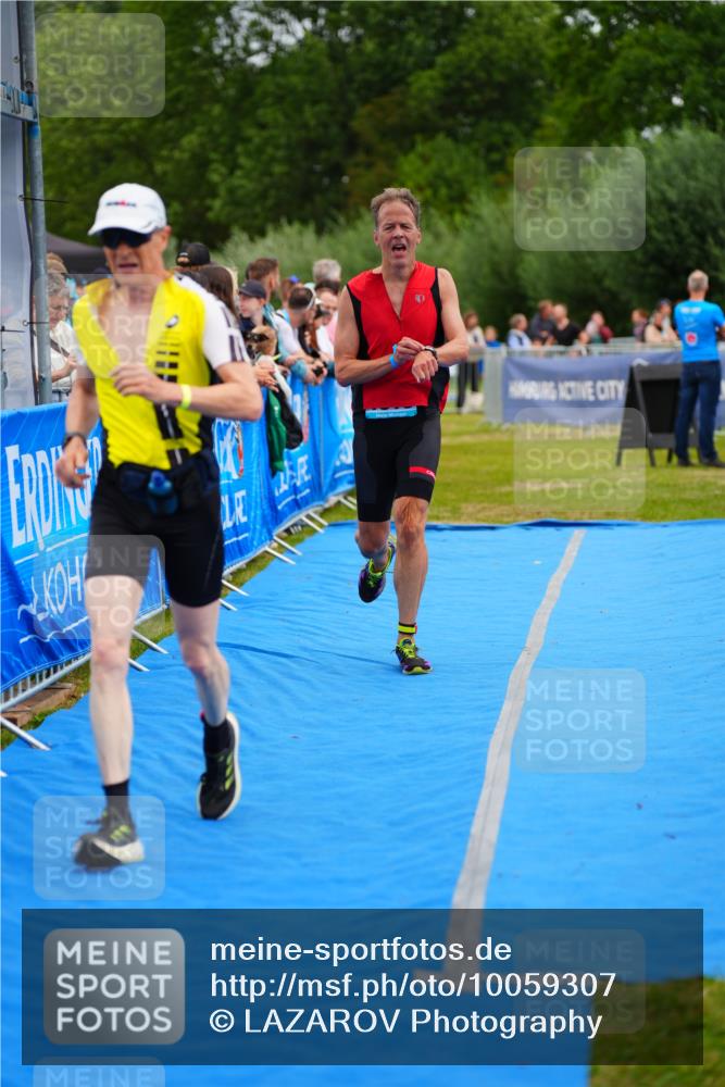30.08.2026 - Elbe Triathlon Hamburg LAZAROV Photography http://msf.ph/oto/10059307 30.08.2026 11:35:24 Ziel 780, 831, 1318 meine-sportfotos.de