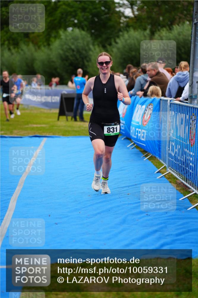 30.08.2026 - Elbe Triathlon Hamburg LAZAROV Photography http://msf.ph/oto/10059331 30.08.2026 11:35:29 Ziel 831, 1177, 1237 meine-sportfotos.de