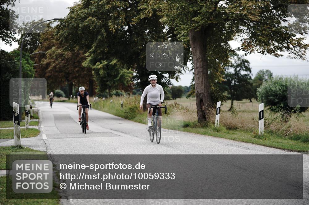 30.08.2026 - Elbe Triathlon Hamburg Michael Burmester http://msf.ph/oto/10059333 30.08.2026 11:30:17 Radfahren 1427, 1592 meine-sportfotos.de