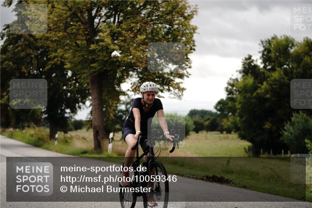 30.08.2026 - Elbe Triathlon Hamburg Michael Burmester http://msf.ph/oto/10059346 30.08.2026 11:30:20 Radfahren 1427, 1467, 1592 meine-sportfotos.de