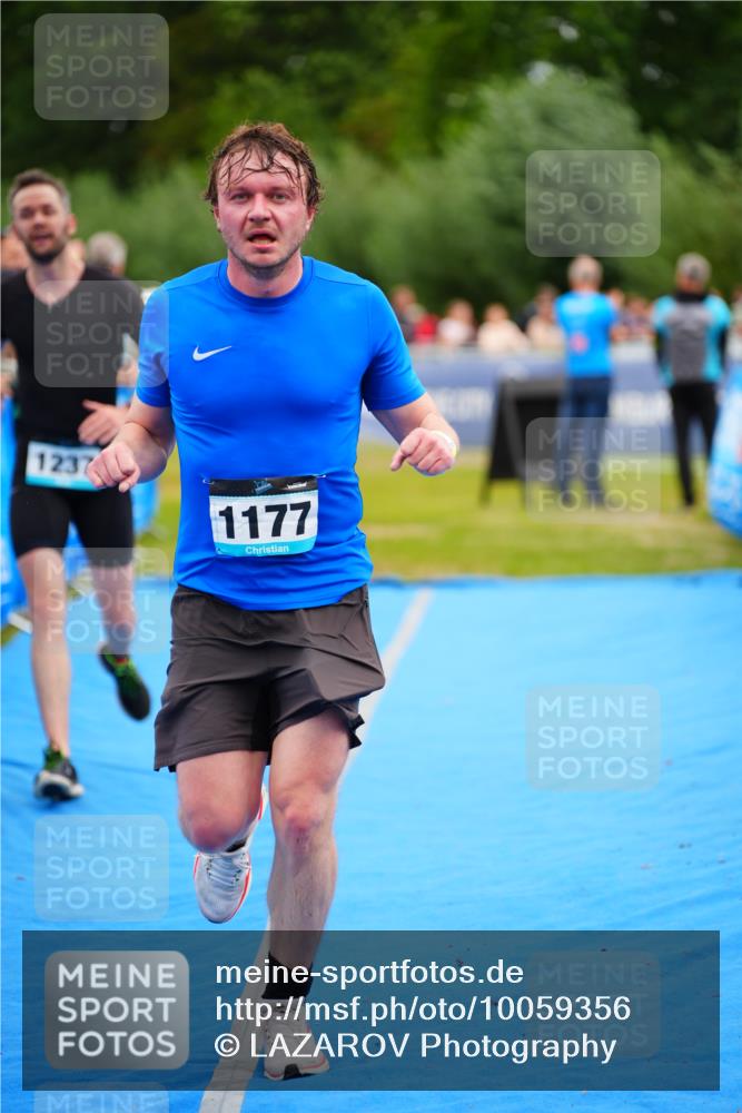 30.08.2026 - Elbe Triathlon Hamburg LAZAROV Photography http://msf.ph/oto/10059356 30.08.2026 11:35:35 Ziel 961, 1177, 1237 meine-sportfotos.de