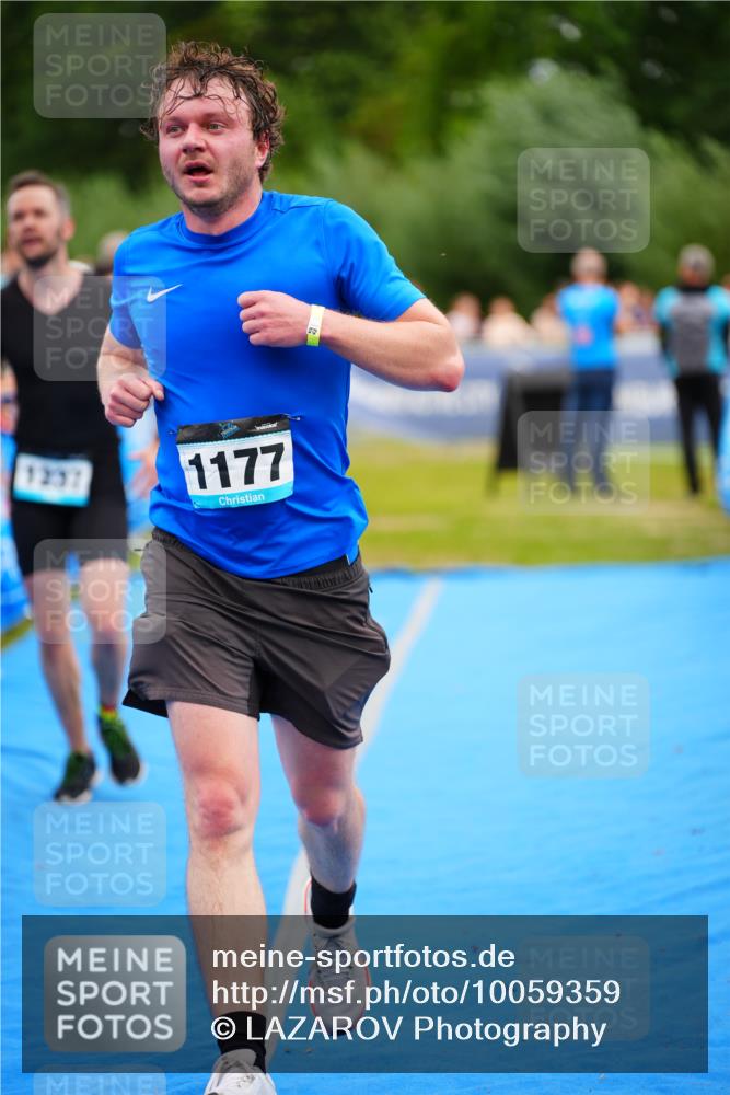 30.08.2026 - Elbe Triathlon Hamburg LAZAROV Photography http://msf.ph/oto/10059359 30.08.2026 11:35:35 Ziel 961, 1177, 1237 meine-sportfotos.de