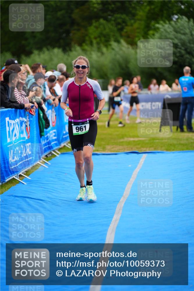 30.08.2026 - Elbe Triathlon Hamburg LAZAROV Photography http://msf.ph/oto/10059373 30.08.2026 11:35:38 Ziel 961, 1237 meine-sportfotos.de