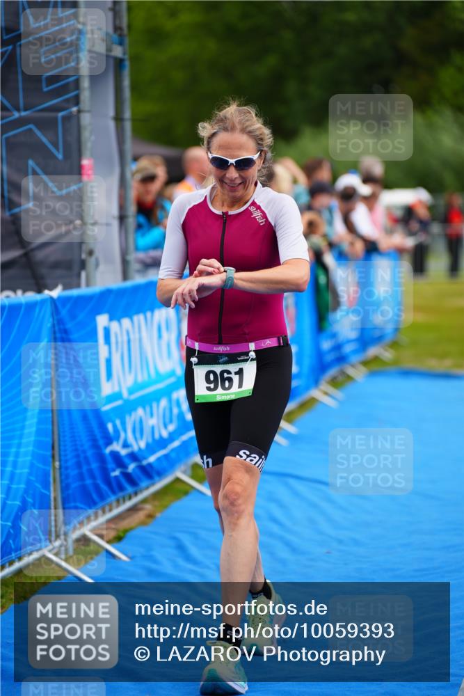 30.08.2026 - Elbe Triathlon Hamburg LAZAROV Photography http://msf.ph/oto/10059393 30.08.2026 11:35:40 Ziel 961 meine-sportfotos.de