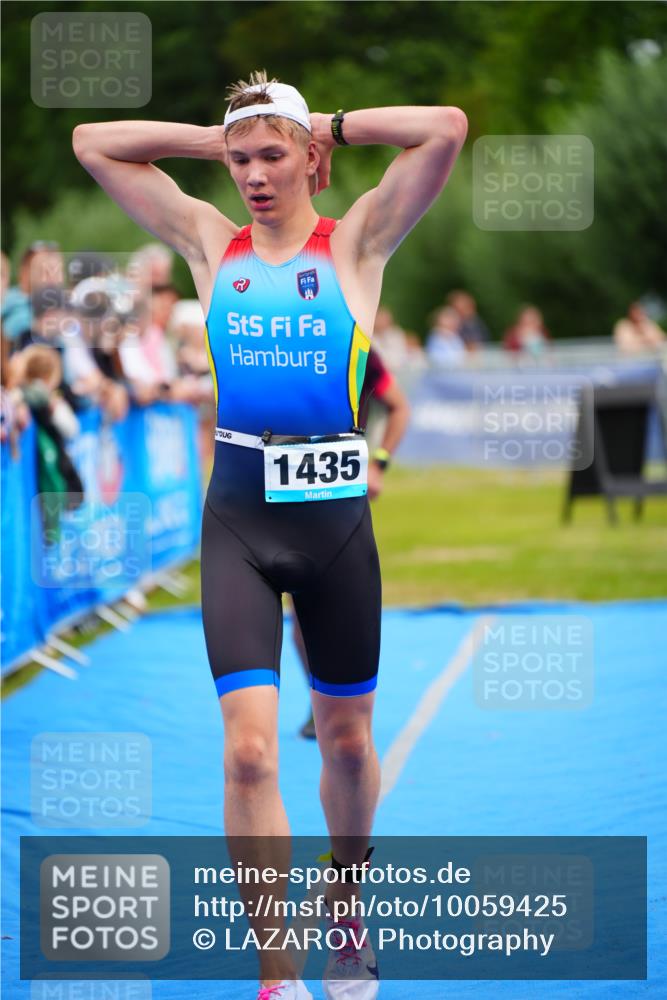 30.08.2026 - Elbe Triathlon Hamburg LAZAROV Photography http://msf.ph/oto/10059425 30.08.2026 11:35:55 Ziel 1168, 1295, 1435, 1439 meine-sportfotos.de