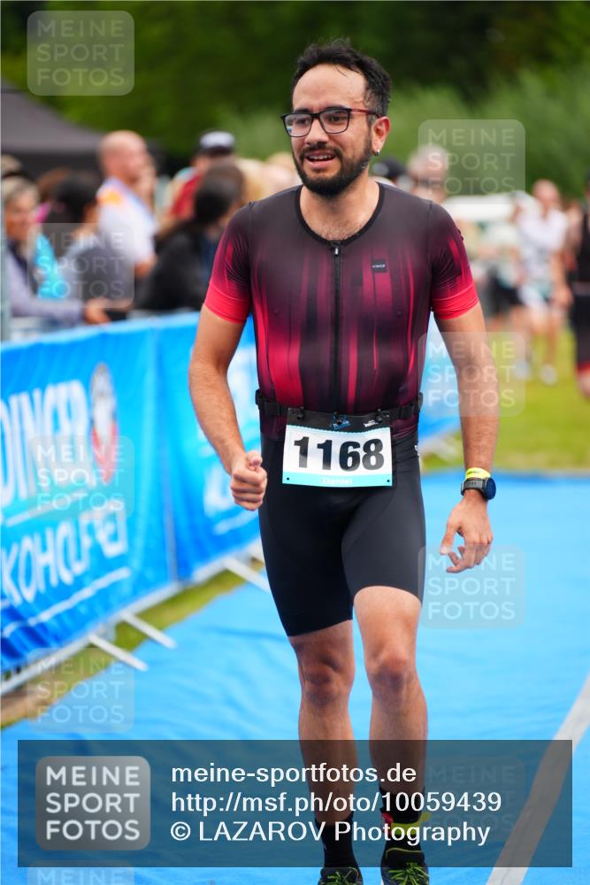 30.08.2026 - Elbe Triathlon Hamburg LAZAROV Photography http://msf.ph/oto/10059439 30.08.2026 11:35:57 Ziel 1168, 1295, 1435, 1439 meine-sportfotos.de