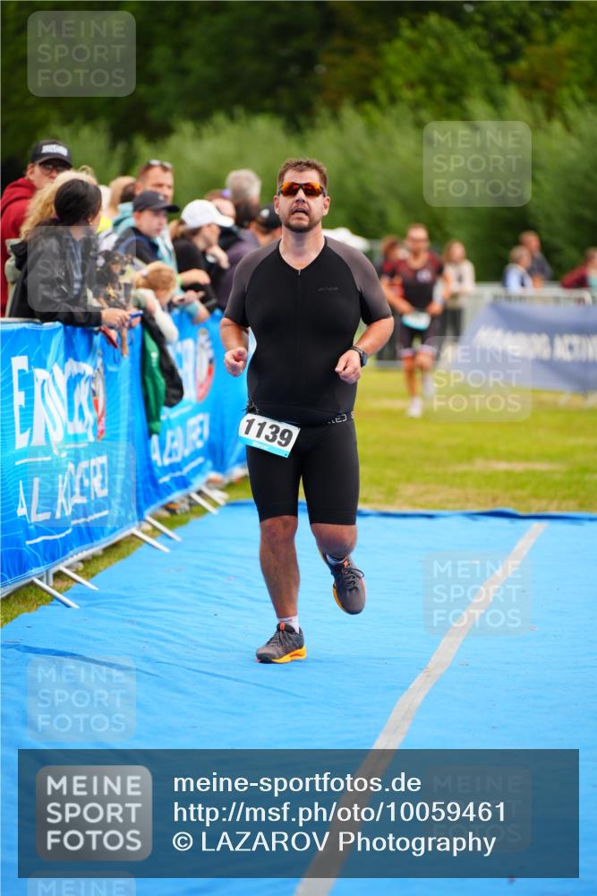 30.08.2026 - Elbe Triathlon Hamburg LAZAROV Photography http://msf.ph/oto/10059461 30.08.2026 11:36:07 Ziel 929, 1139, 1295, 1305 meine-sportfotos.de