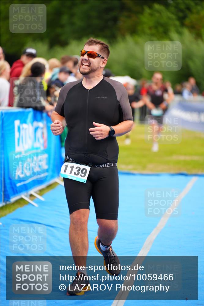 30.08.2026 - Elbe Triathlon Hamburg LAZAROV Photography http://msf.ph/oto/10059466 30.08.2026 11:36:08 Ziel 929, 1139, 1305 meine-sportfotos.de