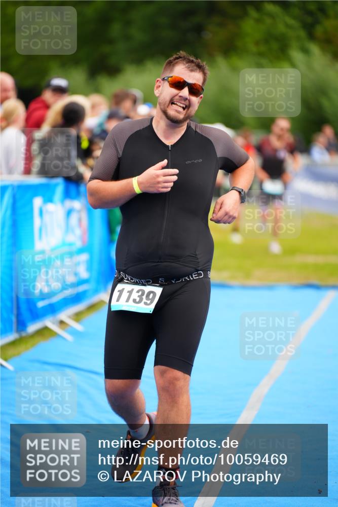 30.08.2026 - Elbe Triathlon Hamburg LAZAROV Photography http://msf.ph/oto/10059469 30.08.2026 11:36:08 Ziel 929, 1139, 1305 meine-sportfotos.de