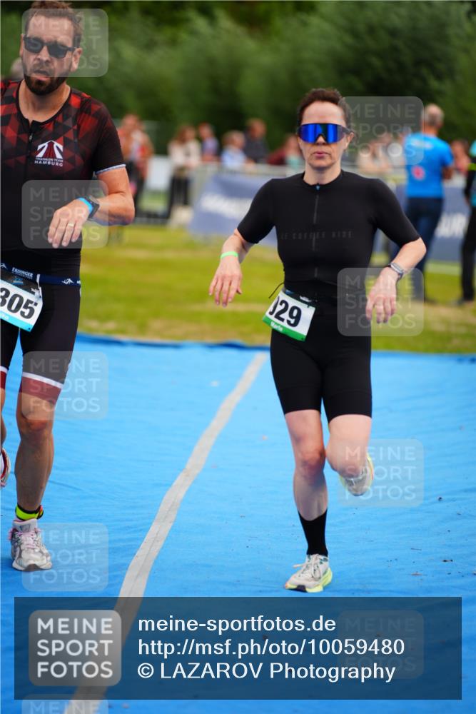 30.08.2026 - Elbe Triathlon Hamburg LAZAROV Photography http://msf.ph/oto/10059480 30.08.2026 11:36:13 Ziel 929, 1305, 1447 meine-sportfotos.de