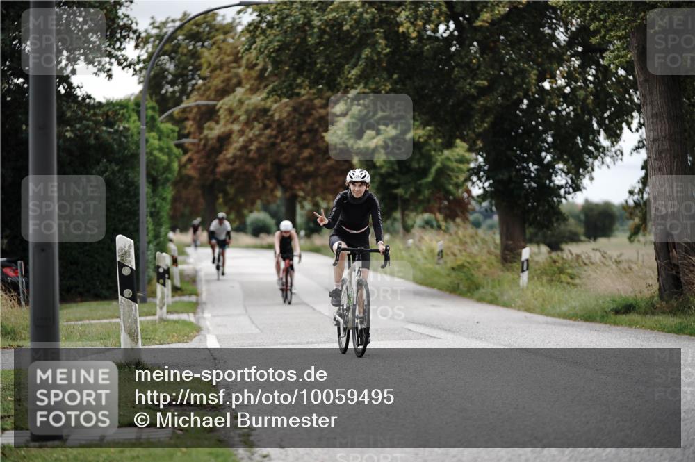 30.08.2026 - Elbe Triathlon Hamburg Michael Burmester http://msf.ph/oto/10059495 30.08.2026 11:31:38 Radfahren 1351, 1429, 1594 meine-sportfotos.de