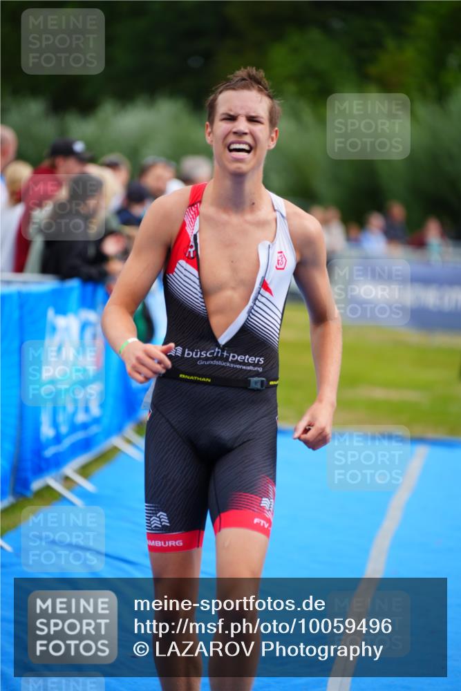 30.08.2026 - Elbe Triathlon Hamburg LAZAROV Photography http://msf.ph/oto/10059496 30.08.2026 11:36:20 Ziel 1446, 1447 meine-sportfotos.de