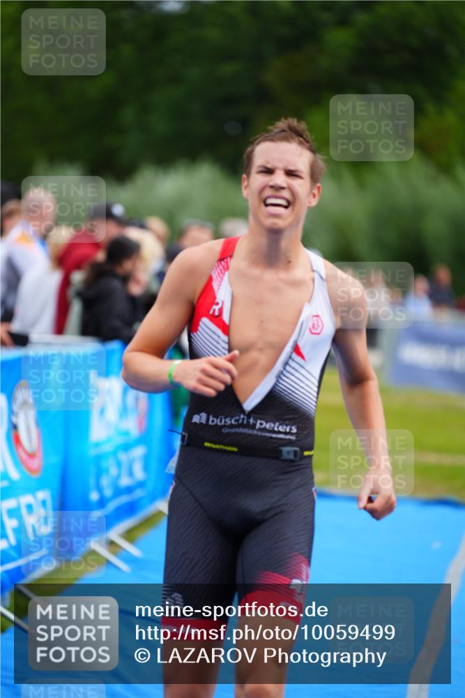 30.08.2026 - Elbe Triathlon Hamburg LAZAROV Photography http://msf.ph/oto/10059499 30.08.2026 11:36:20 Ziel 1446, 1447 meine-sportfotos.de