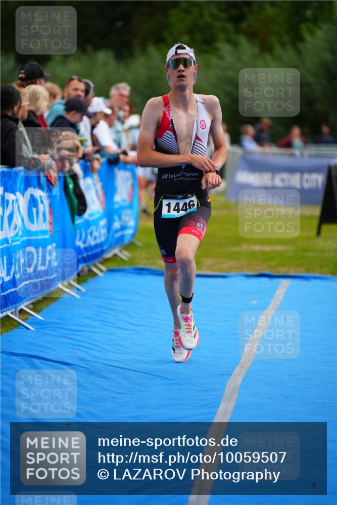 30.08.2026 - Elbe Triathlon Hamburg LAZAROV Photography http://msf.ph/oto/10059507 30.08.2026 11:36:25 Ziel 977, 1446 meine-sportfotos.de