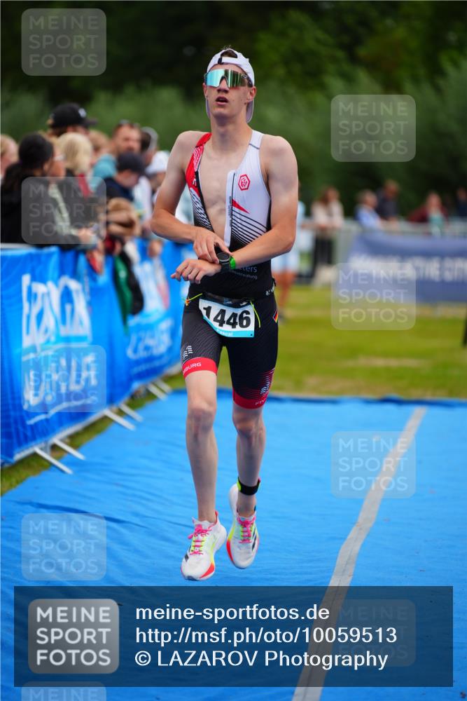 30.08.2026 - Elbe Triathlon Hamburg LAZAROV Photography http://msf.ph/oto/10059513 30.08.2026 11:36:26 Ziel 977, 1446 meine-sportfotos.de