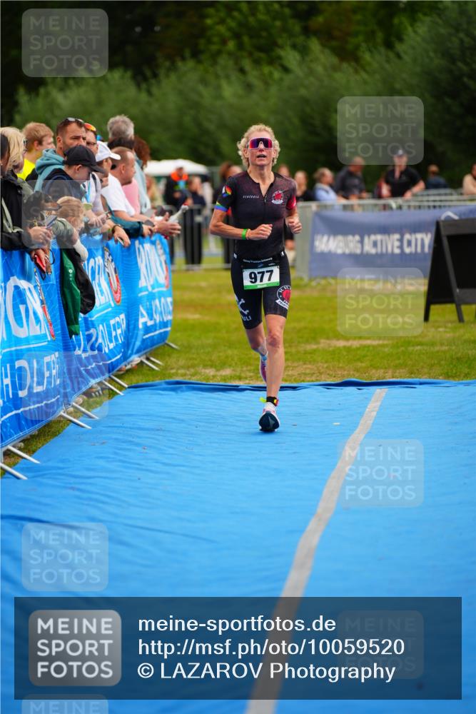 30.08.2026 - Elbe Triathlon Hamburg LAZAROV Photography http://msf.ph/oto/10059520 30.08.2026 11:36:31 Ziel 882, 977 meine-sportfotos.de
