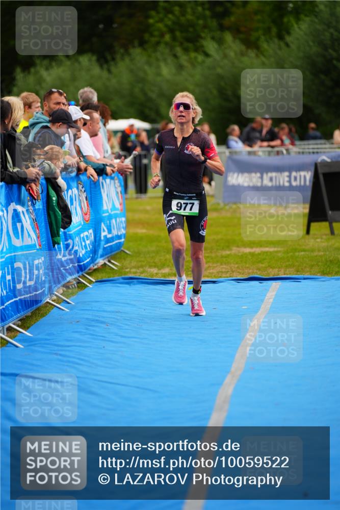 30.08.2026 - Elbe Triathlon Hamburg LAZAROV Photography http://msf.ph/oto/10059522 30.08.2026 11:36:31 Ziel 882, 977 meine-sportfotos.de