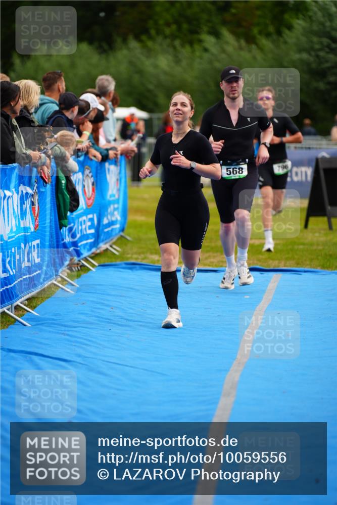 30.08.2026 - Elbe Triathlon Hamburg LAZAROV Photography http://msf.ph/oto/10059556 30.08.2026 11:36:39 Ziel 568, 796, 882 meine-sportfotos.de