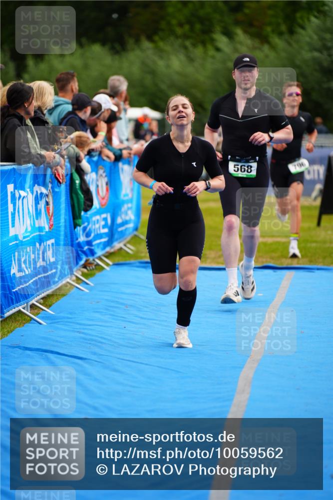 30.08.2026 - Elbe Triathlon Hamburg LAZAROV Photography http://msf.ph/oto/10059562 30.08.2026 11:36:39 Ziel 568, 796, 882 meine-sportfotos.de