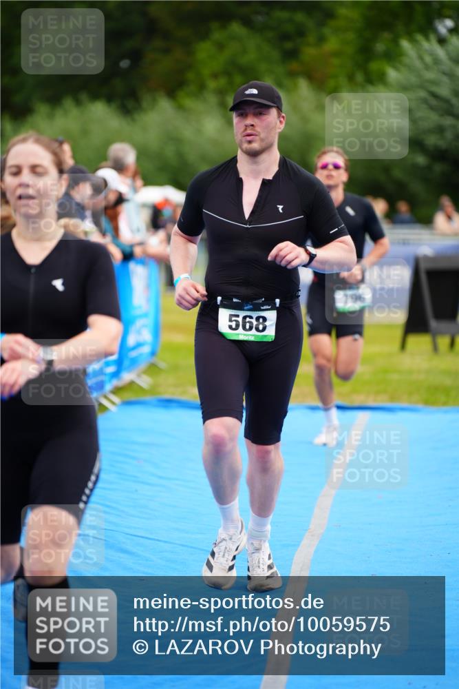 30.08.2026 - Elbe Triathlon Hamburg LAZAROV Photography http://msf.ph/oto/10059575 30.08.2026 11:36:41 Ziel 568, 796, 882 meine-sportfotos.de