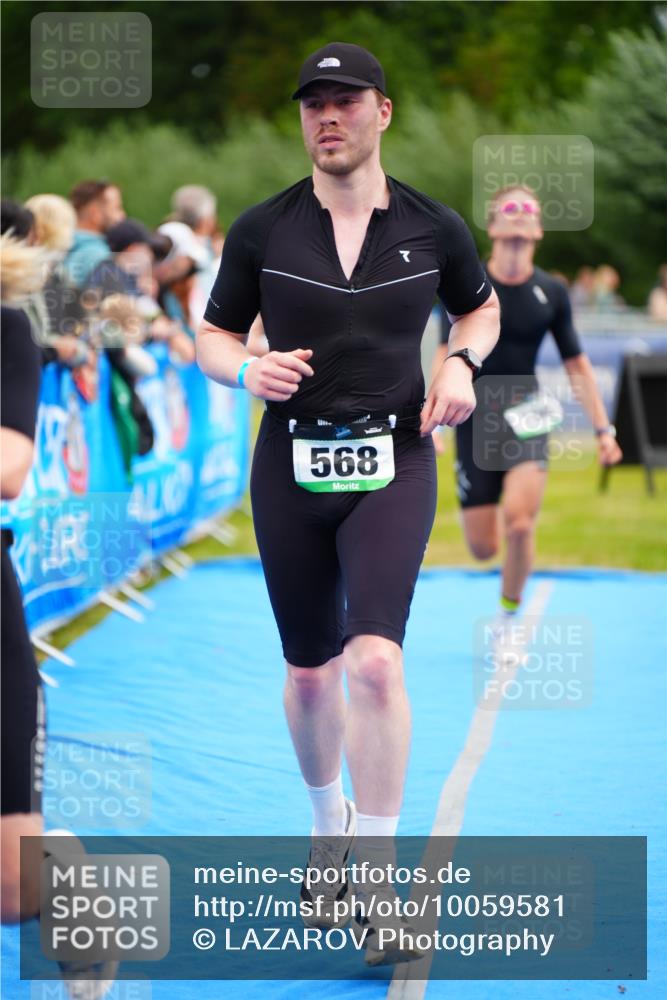 30.08.2026 - Elbe Triathlon Hamburg LAZAROV Photography http://msf.ph/oto/10059581 30.08.2026 11:36:41 Ziel 568, 796, 882 meine-sportfotos.de