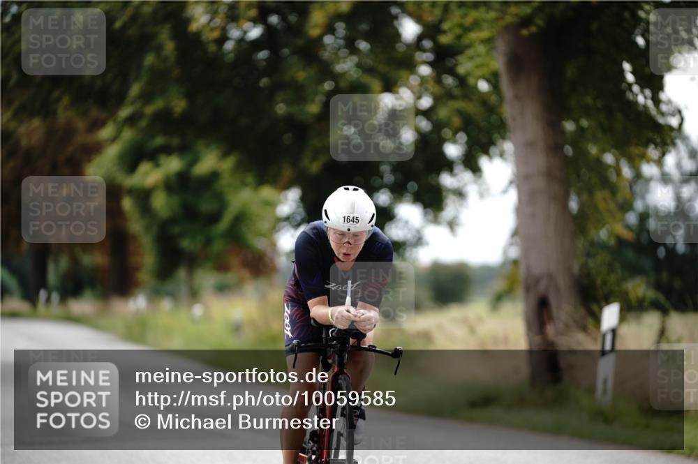30.08.2026 - Elbe Triathlon Hamburg Michael Burmester http://msf.ph/oto/10059585 30.08.2026 11:32:24 Radfahren 1645 meine-sportfotos.de