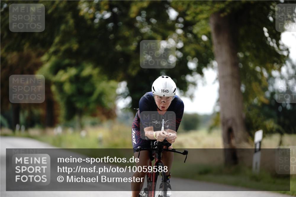 30.08.2026 - Elbe Triathlon Hamburg Michael Burmester http://msf.ph/oto/10059588 30.08.2026 11:32:24 Radfahren 1645 meine-sportfotos.de