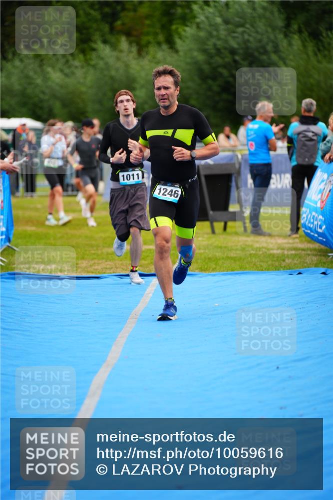 30.08.2026 - Elbe Triathlon Hamburg LAZAROV Photography http://msf.ph/oto/10059616 30.08.2026 11:36:55 Ziel 879, 1011, 1132, 1246 meine-sportfotos.de