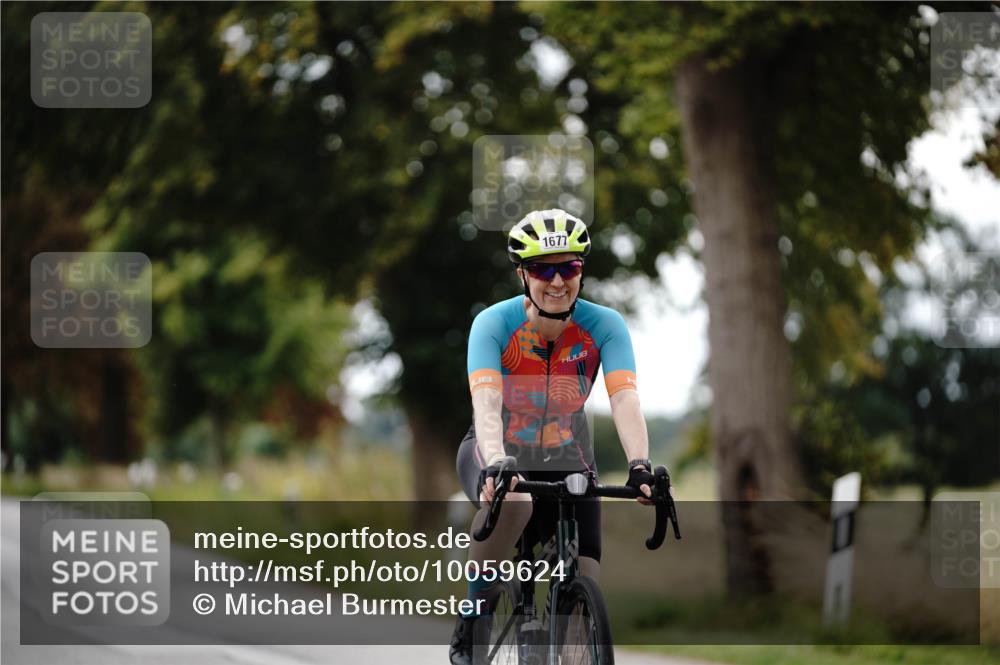 30.08.2026 - Elbe Triathlon Hamburg Michael Burmester http://msf.ph/oto/10059624 30.08.2026 11:32:44 Radfahren 1677 meine-sportfotos.de