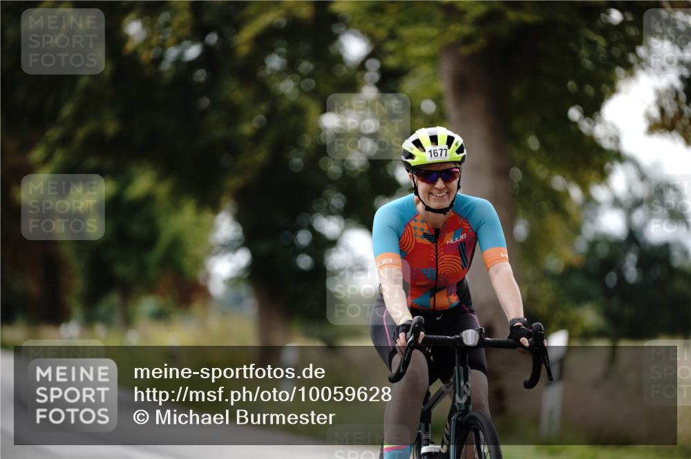 30.08.2026 - Elbe Triathlon Hamburg Michael Burmester http://msf.ph/oto/10059628 30.08.2026 11:32:44 Radfahren 1677 meine-sportfotos.de