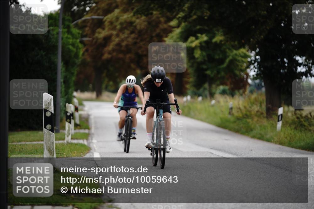 30.08.2026 - Elbe Triathlon Hamburg Michael Burmester http://msf.ph/oto/10059643 30.08.2026 11:33:08 Radfahren 1402, 1583, 1591 meine-sportfotos.de