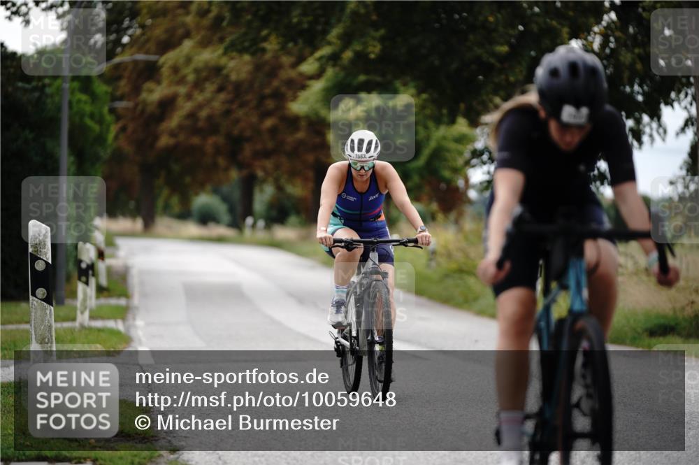 30.08.2026 - Elbe Triathlon Hamburg Michael Burmester http://msf.ph/oto/10059648 30.08.2026 11:33:10 Radfahren 1402, 1583, 1591 meine-sportfotos.de