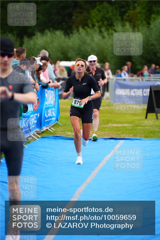 30.08.2026 - Elbe Triathlon Hamburg LAZAROV Photography http://msf.ph/oto/10059659 30.08.2026 11:37:01 Ziel 879, 1011, 1050, 1132, 1307 meine-sportfotos.de
