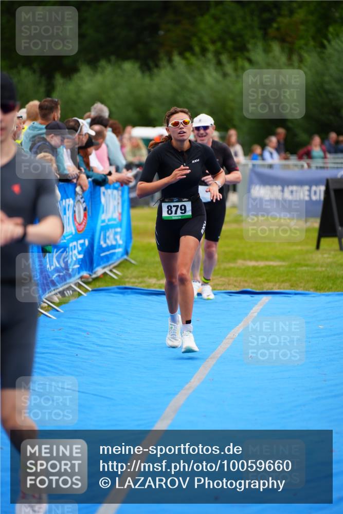 30.08.2026 - Elbe Triathlon Hamburg LAZAROV Photography http://msf.ph/oto/10059660 30.08.2026 11:37:01 Ziel 879, 1011, 1050, 1132, 1307 meine-sportfotos.de