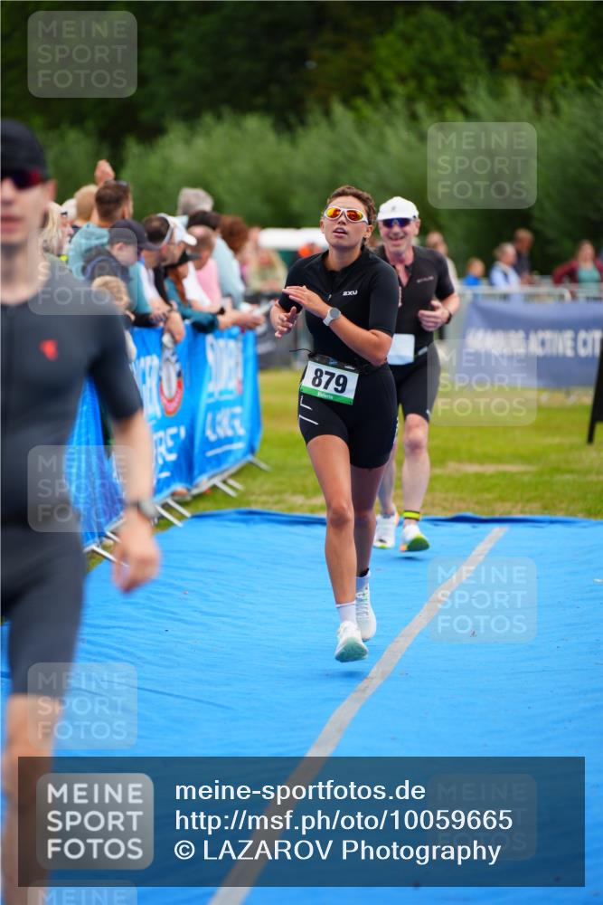 30.08.2026 - Elbe Triathlon Hamburg LAZAROV Photography http://msf.ph/oto/10059665 30.08.2026 11:37:02 Ziel 879, 1050, 1132, 1307 meine-sportfotos.de