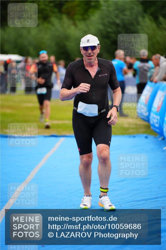 30.08.2026 - Elbe Triathlon Hamburg LAZAROV Photography http://msf.ph/oto/10059686 30.08.2026 11:37:05 Ziel 879, 1050, 1307 meine-sportfotos.de