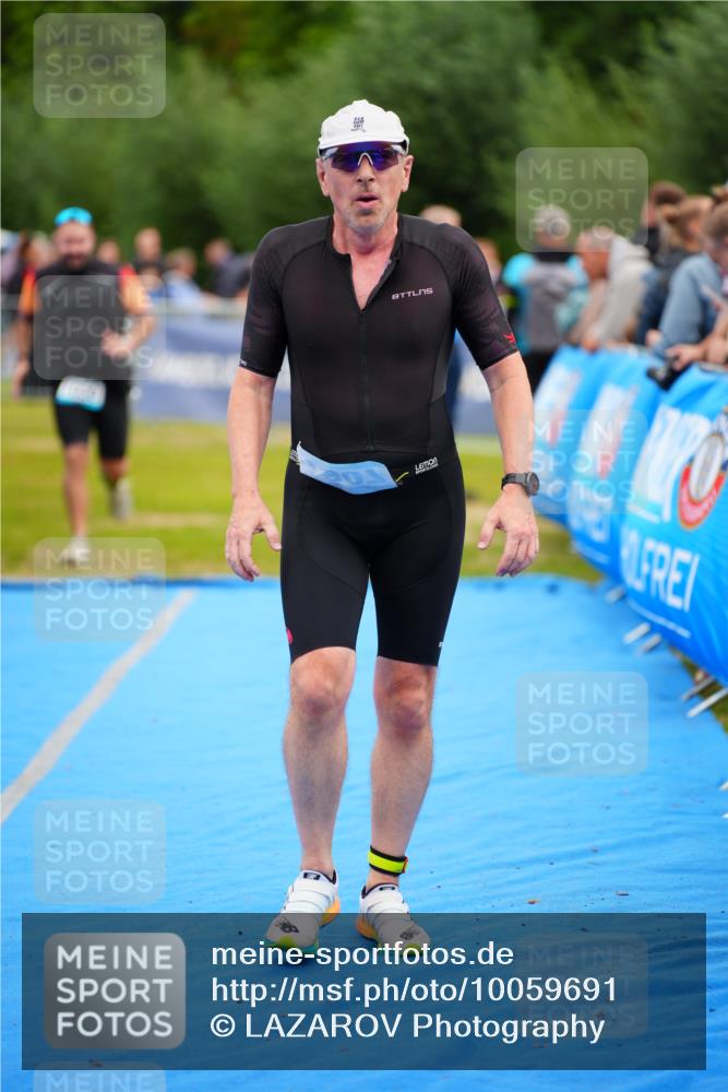 30.08.2026 - Elbe Triathlon Hamburg LAZAROV Photography http://msf.ph/oto/10059691 30.08.2026 11:37:05 Ziel 879, 1050, 1307 meine-sportfotos.de