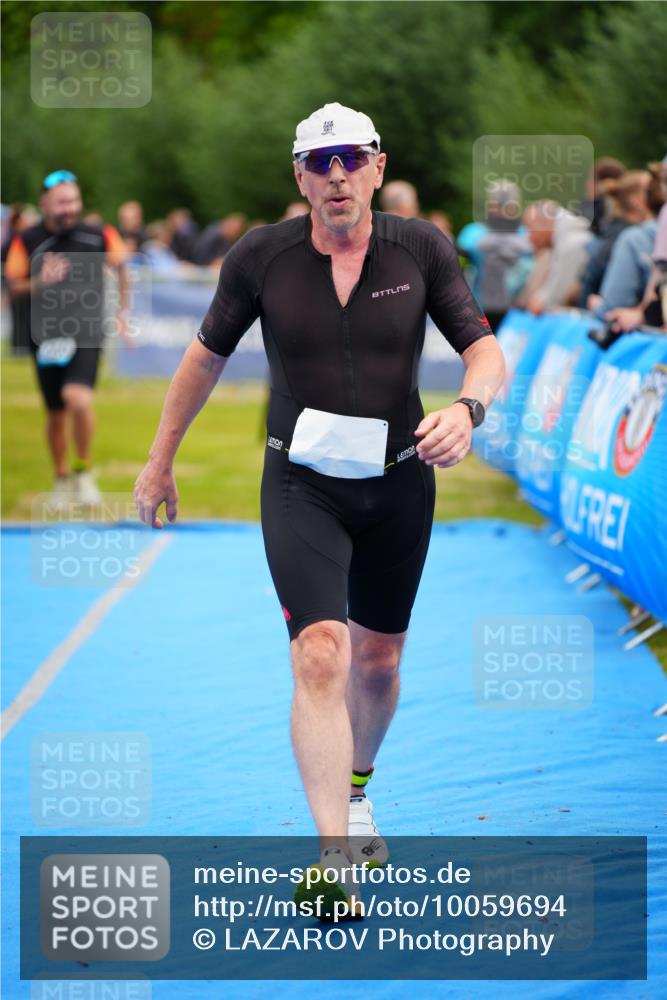 30.08.2026 - Elbe Triathlon Hamburg LAZAROV Photography http://msf.ph/oto/10059694 30.08.2026 11:37:05 Ziel 879, 1050, 1307 meine-sportfotos.de