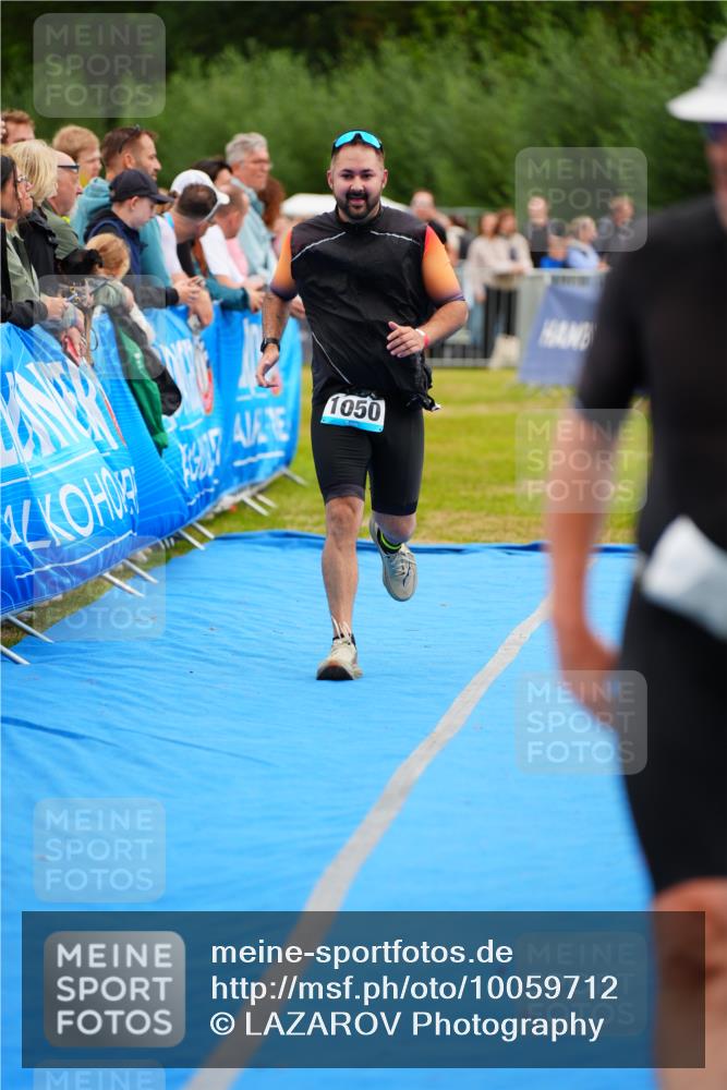30.08.2026 - Elbe Triathlon Hamburg LAZAROV Photography http://msf.ph/oto/10059712 30.08.2026 11:37:07 Ziel 1050, 1122, 1307 meine-sportfotos.de