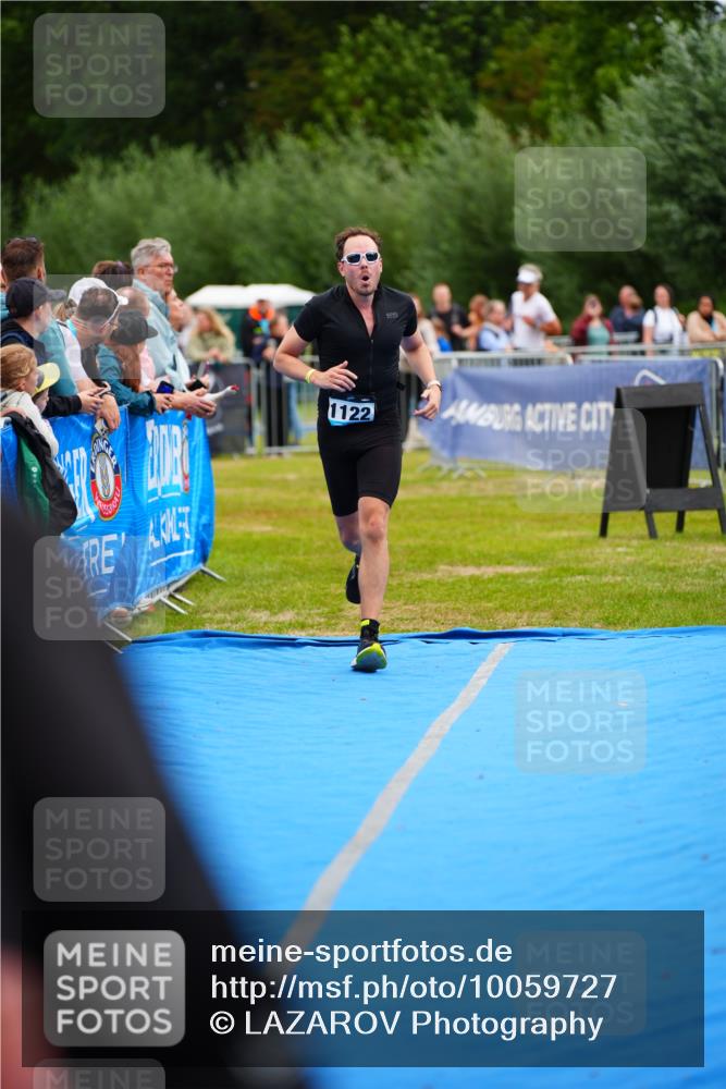 30.08.2026 - Elbe Triathlon Hamburg LAZAROV Photography http://msf.ph/oto/10059727 30.08.2026 11:37:13 Ziel 1122 meine-sportfotos.de