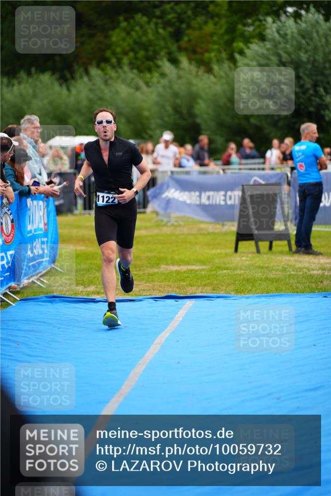 30.08.2026 - Elbe Triathlon Hamburg LAZAROV Photography http://msf.ph/oto/10059732 30.08.2026 11:37:14 Ziel 1122 meine-sportfotos.de