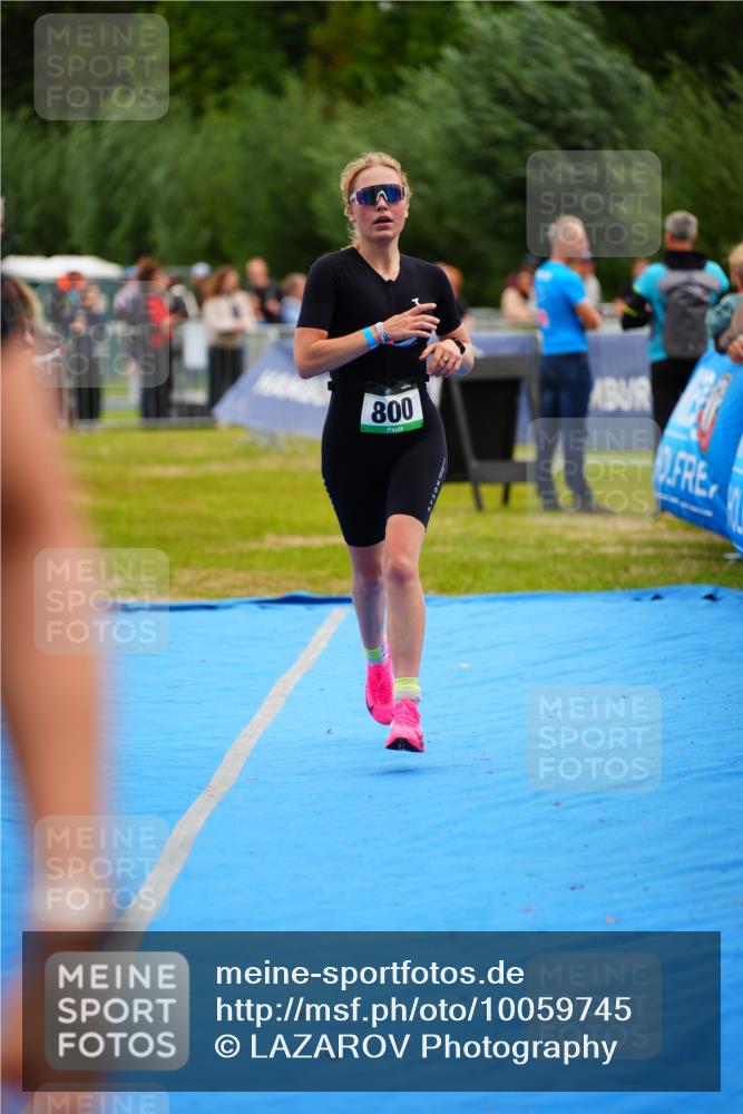 30.08.2026 - Elbe Triathlon Hamburg LAZAROV Photography http://msf.ph/oto/10059745 30.08.2026 11:37:23 Ziel 800, 1341 meine-sportfotos.de