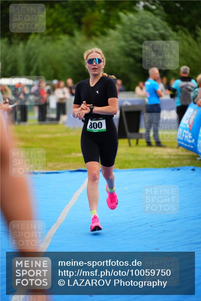 30.08.2026 - Elbe Triathlon Hamburg LAZAROV Photography http://msf.ph/oto/10059750 30.08.2026 11:37:23 Ziel 800, 1341 meine-sportfotos.de