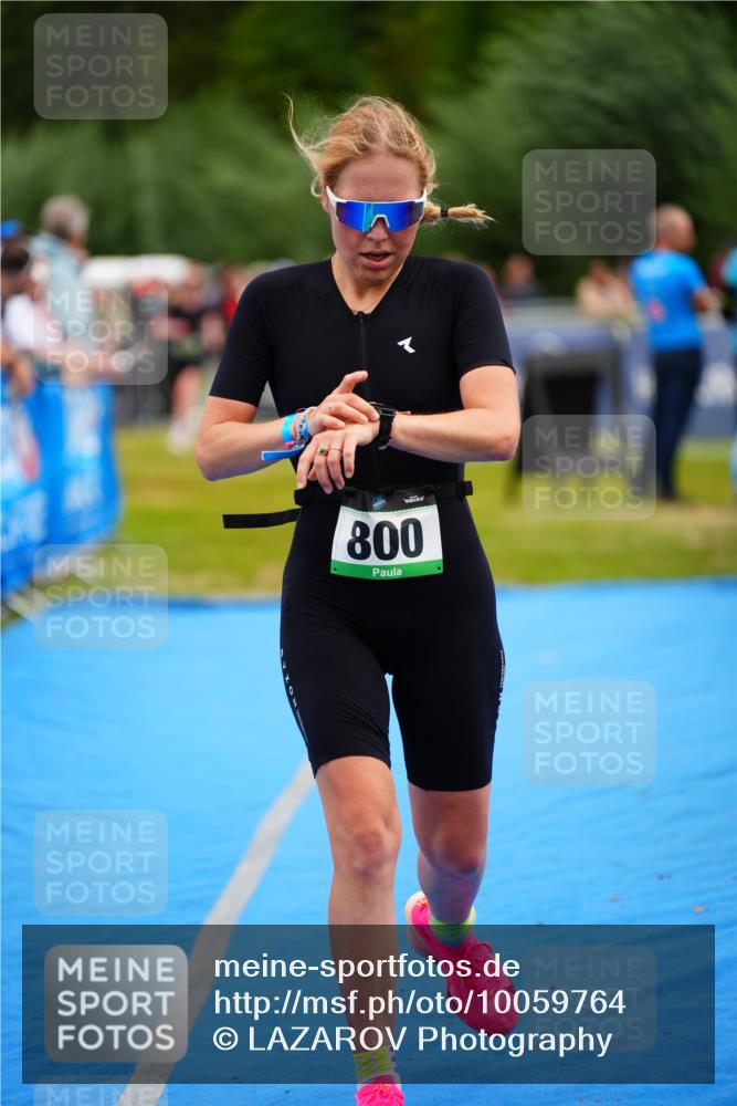 30.08.2026 - Elbe Triathlon Hamburg LAZAROV Photography http://msf.ph/oto/10059764 30.08.2026 11:37:25 Ziel 800, 824, 1341 meine-sportfotos.de
