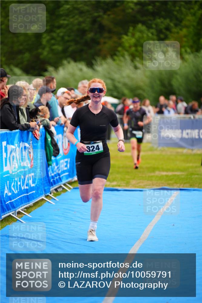 30.08.2026 - Elbe Triathlon Hamburg LAZAROV Photography http://msf.ph/oto/10059791 30.08.2026 11:37:32 Ziel 824, 1334 meine-sportfotos.de