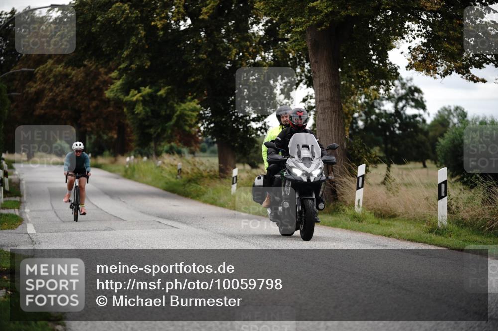 30.08.2026 - Elbe Triathlon Hamburg Michael Burmester http://msf.ph/oto/10059798 30.08.2026 11:35:36 Radfahren 1418, 1433 meine-sportfotos.de