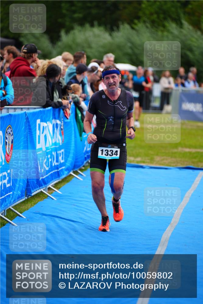 30.08.2026 - Elbe Triathlon Hamburg LAZAROV Photography http://msf.ph/oto/10059802 30.08.2026 11:37:36 Ziel 824, 1264, 1334, 1440 meine-sportfotos.de
